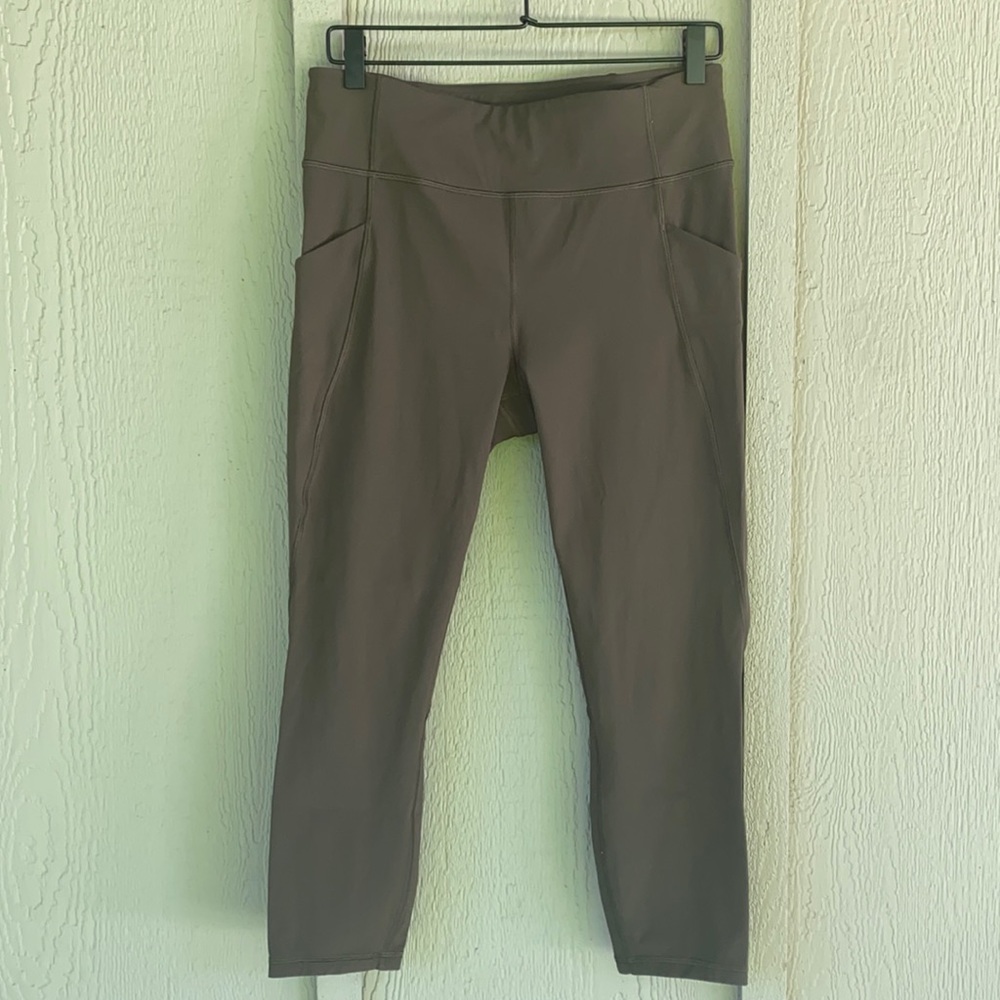 Lululemon Legging Yoga Pant. Olive Green Crop
